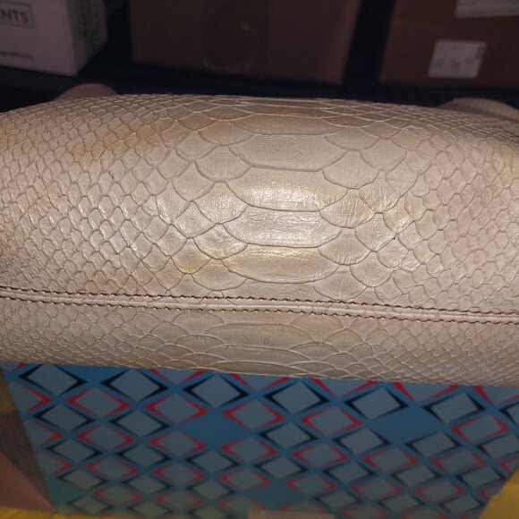 Liz Claiborne Faux Aligator skin purse - Picture 4 of 10